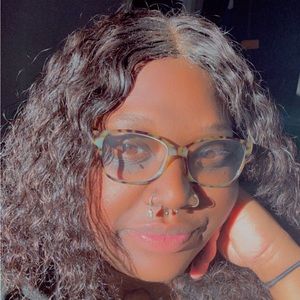 Meet your Posher, Courtney